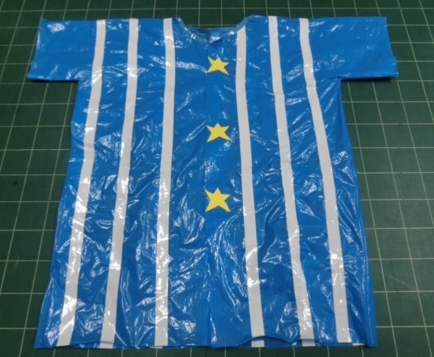 カラービニール袋で製作 袖付きの衣装の簡単な作り方 ワーママの共働きブログin北海道